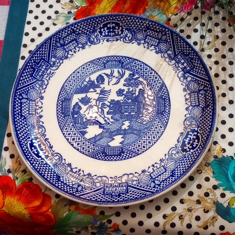 Blue Willow saucer 7"